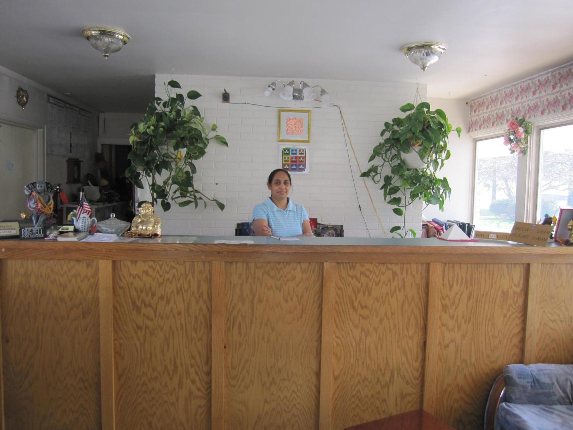Budget Inn Fairport Экстерьер фото